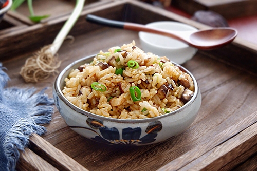 如何辨别大米是不是发霉变质了